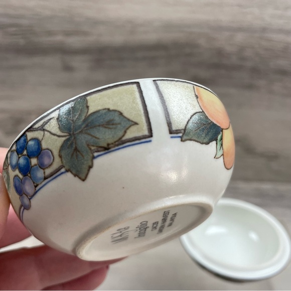 Mikasa Intaglio Garden Harvest Round Lidded Trinket Box CAC29 Malaysia - Picture 5 of 8